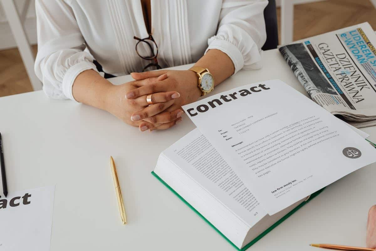 Comprendre les droits et obligations des seniors dans les contrats de résidence séniors et maisons de retraite : éclairages et conseils pratiques