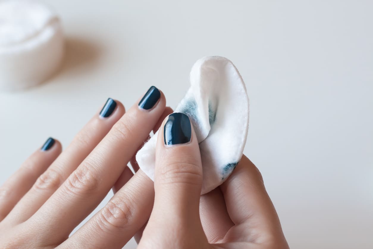 Comment enlever du vernis à ongles ? Index Mode